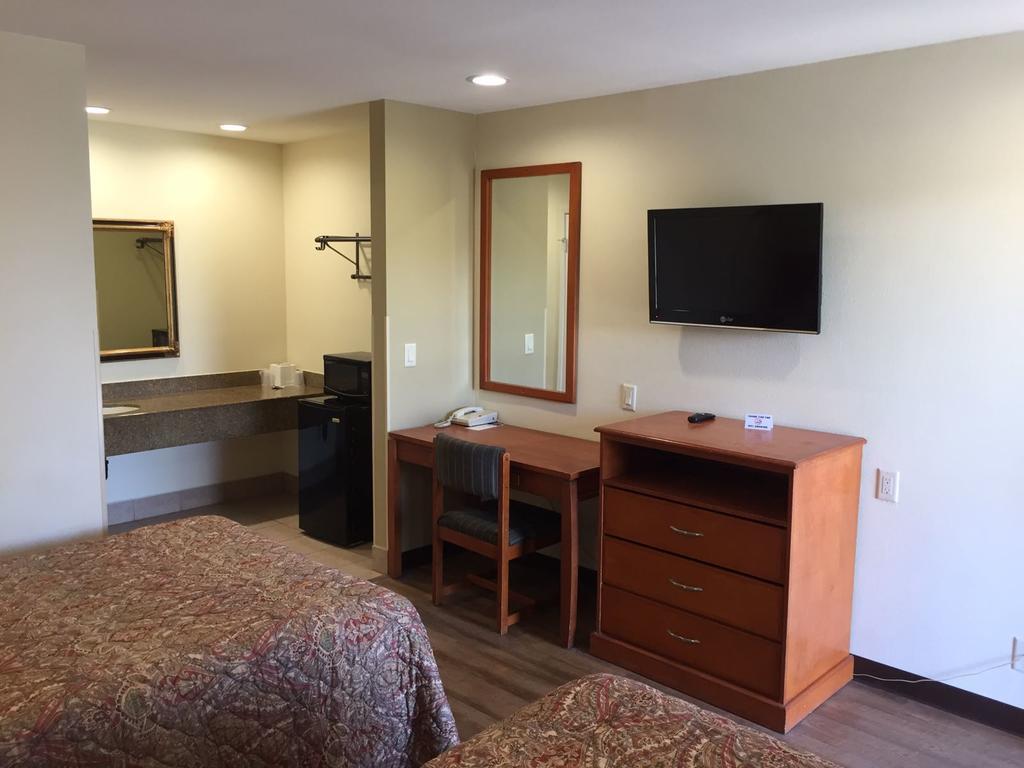 Simply Home Inn & Suites - Riverside Quarto foto